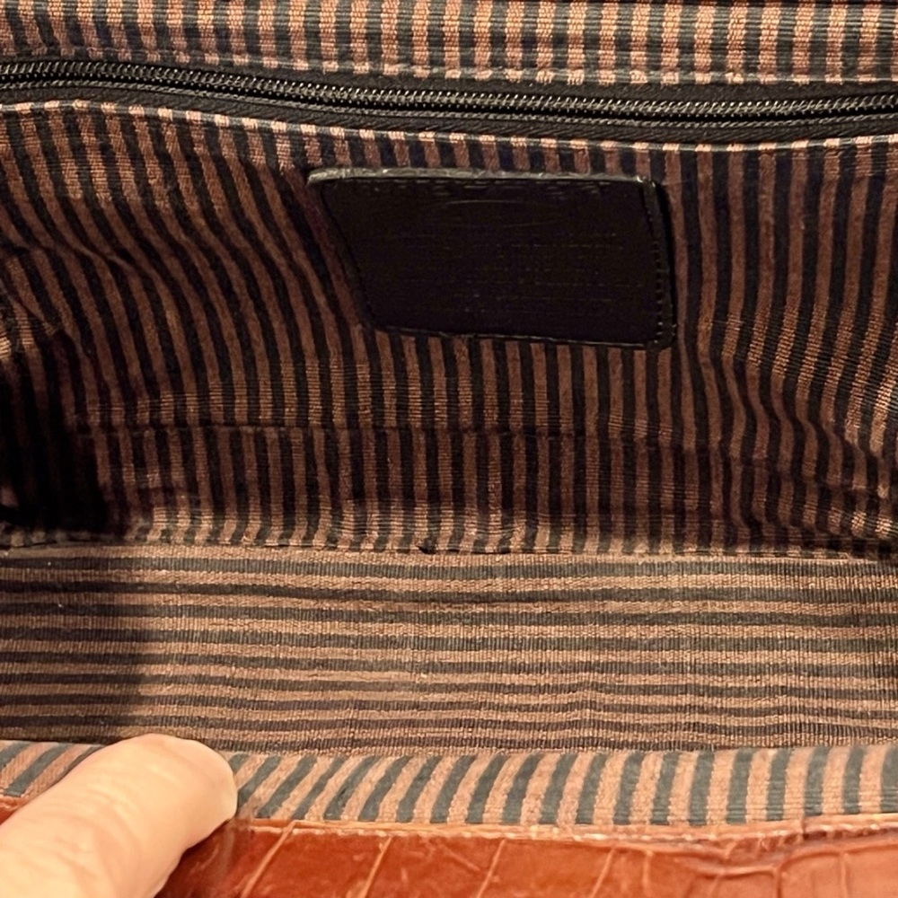 A Beautiful Brighton Pebbled/Croc Embossed Leather Doctor's Bag Crossbody Body - Picture 10 of 11